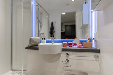 Skyline En Suite - Image 8
